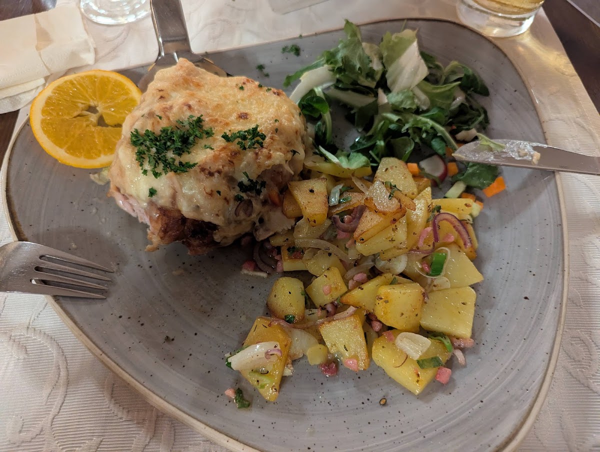 Claudia Graf Gaststatte & Pension Zur Grafschaft-3